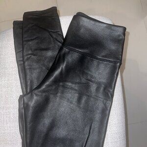 Hollister Ultra High Rise Fleece Lined Leggings